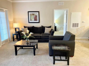 Specious 2-Bedroom Luxury Condo By The Water